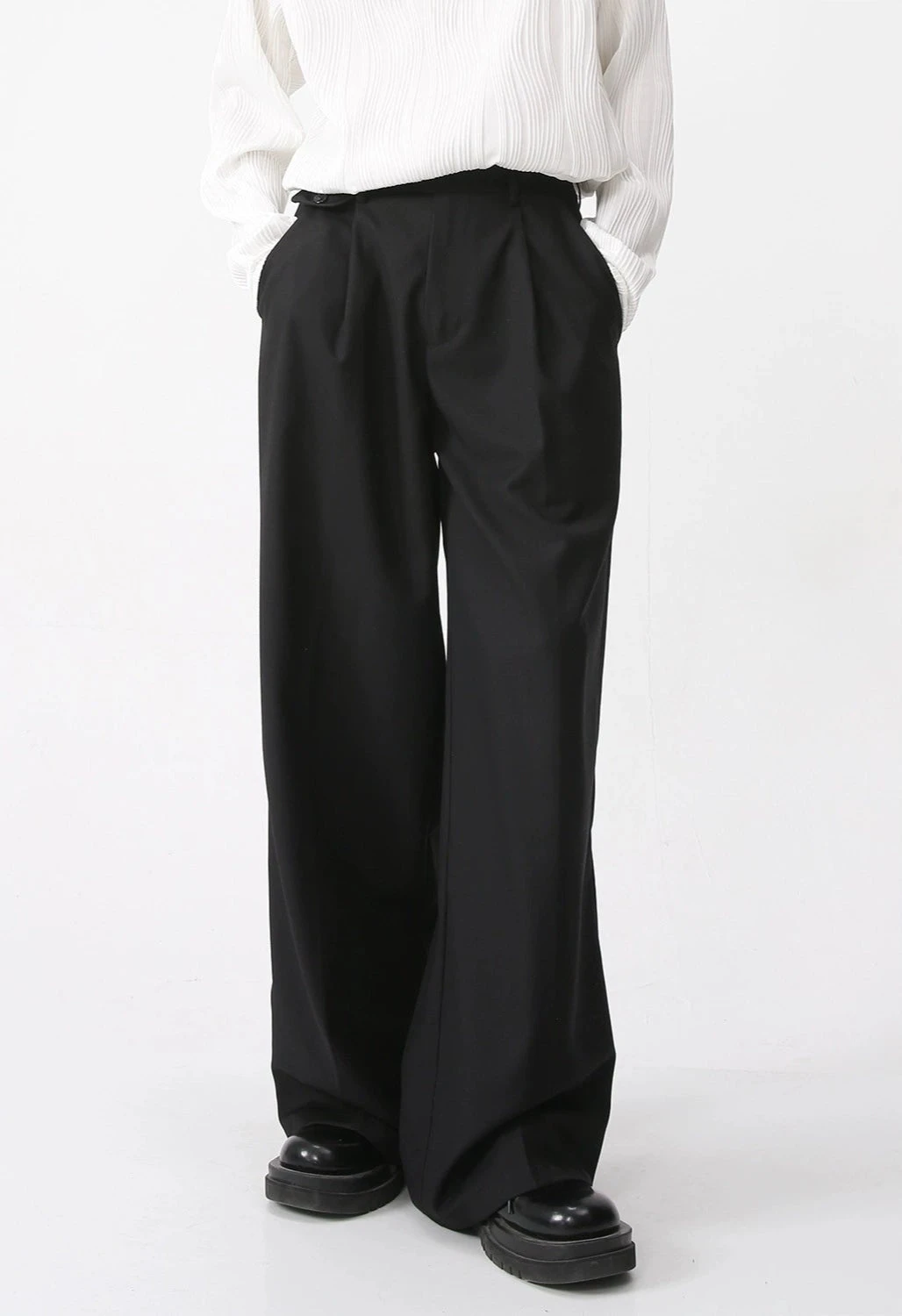 Pleated Wide Leg Low-Waisted Trousers 1 Pleated Wide Leg Low-Waisted Trousers