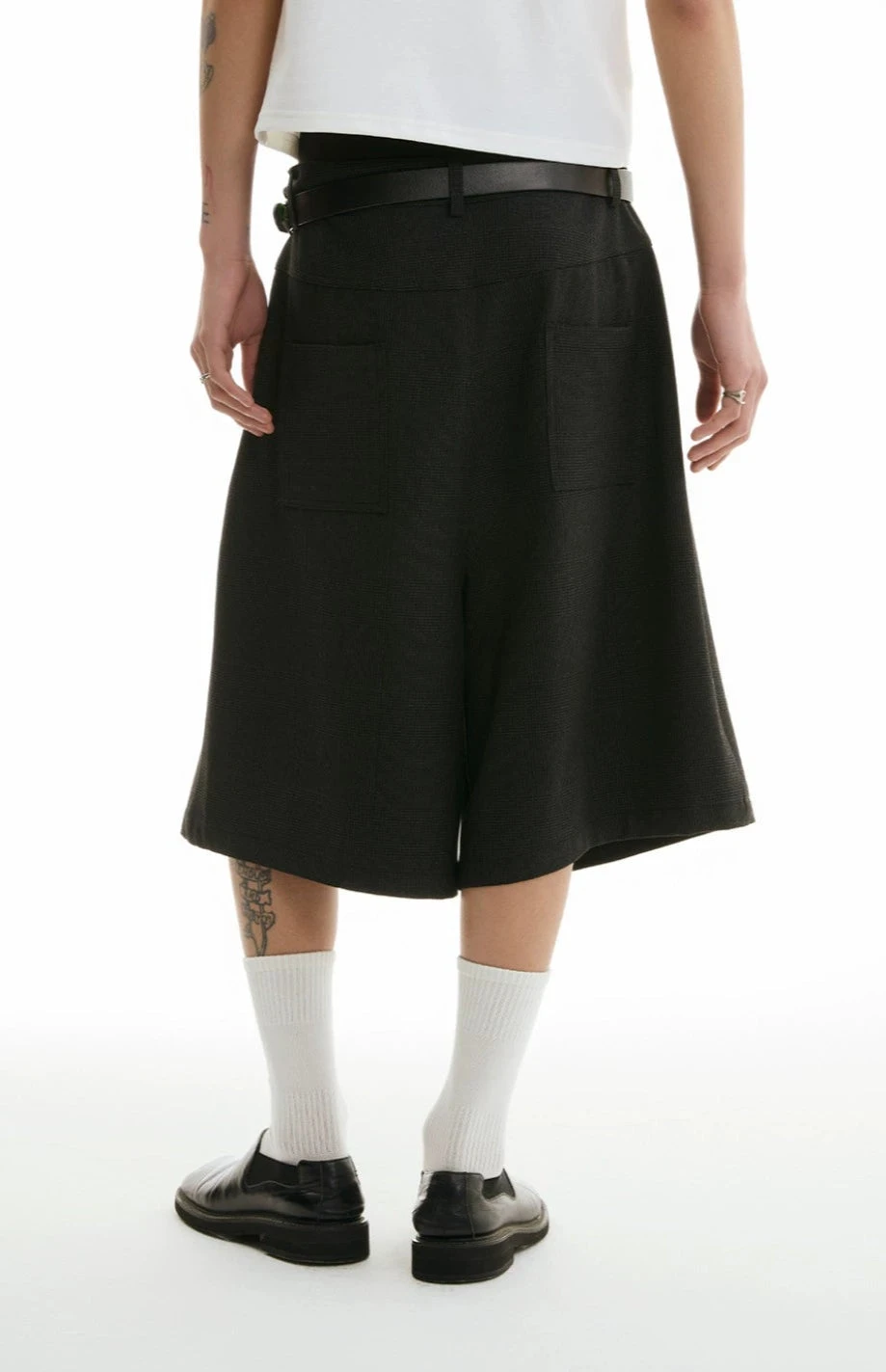 Wide-Leg Tailored Bermuda Shorts With Front Pleats 3 Wide-Leg Tailored Bermuda Shorts With Front Pleats - Image 3