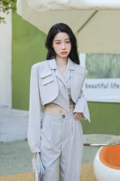 Slim Cropped Blazer With Rounded Hem Two-Piece Suit Set -Modern Wear Shop 0H3A5959