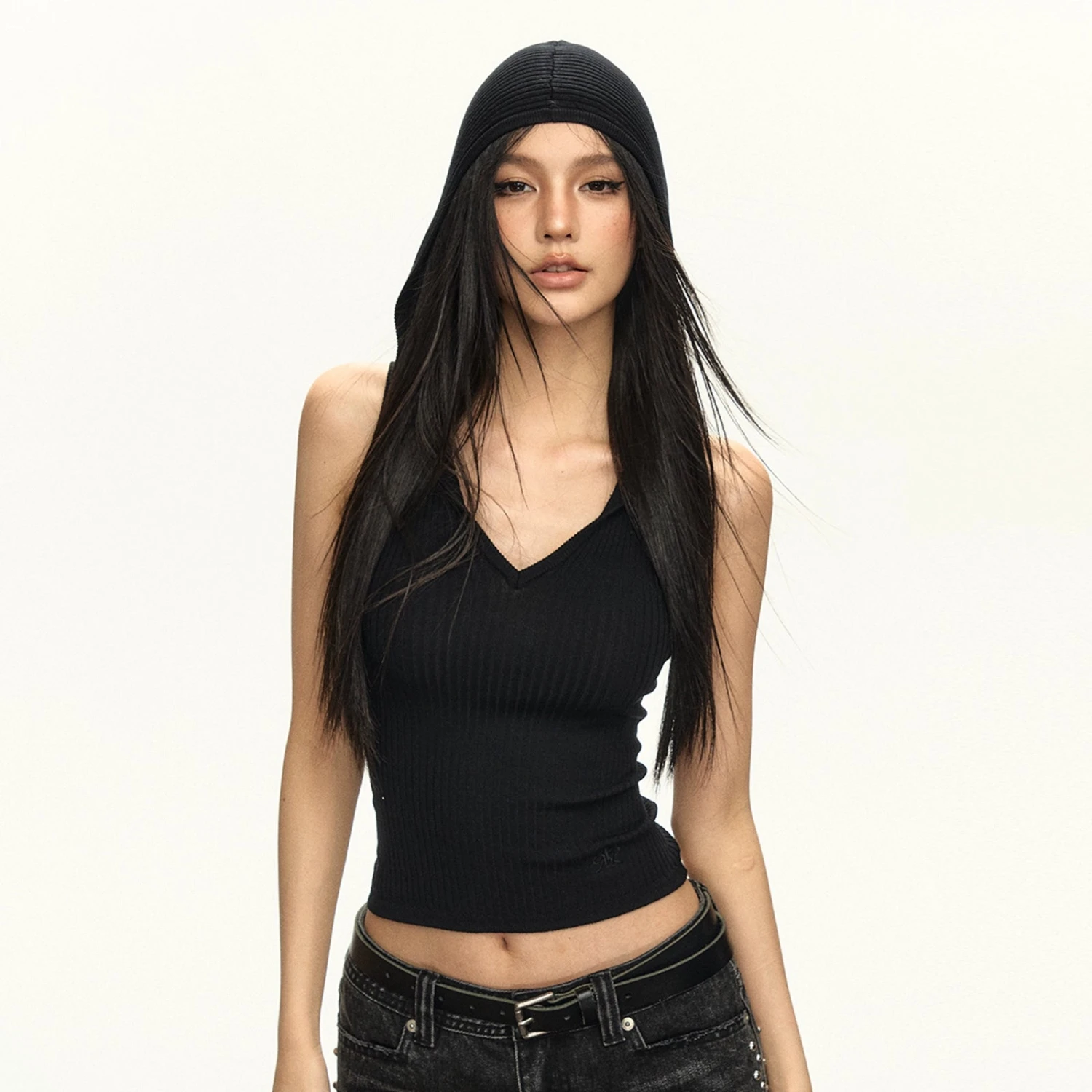 Ribbed V-Neck Sleeveless Knit Hooded Top 3 Ribbed V-Neck Sleeveless Knit Hooded Top - Image 3