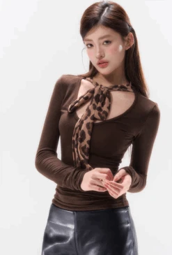 Slim Long Sleeve Top With Bow Pattern Detail 21 Slim Long Sleeve Top With Bow Pattern Detail -Modern Wear Shop 1732870664618