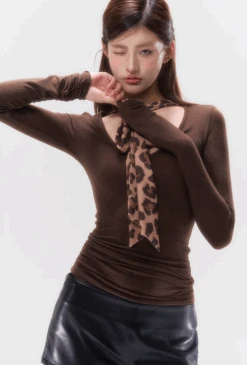 Slim Long Sleeve Top With Bow Pattern Detail 22 Slim Long Sleeve Top With Bow Pattern Detail -Modern Wear Shop 1732870664654