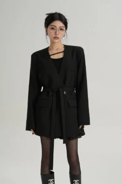 Oversized Boxy Double-Breasted Blazer With Skinny Neck Tie