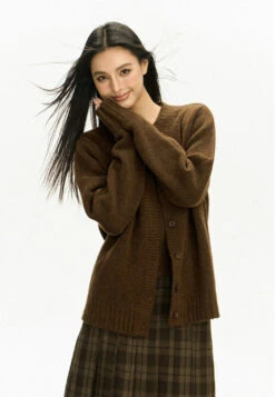 Ribbed Trim Slim Round-Neck Cardigan -Modern Wear Shop 20574e3ae808a79ea0a8877ce1f289c3