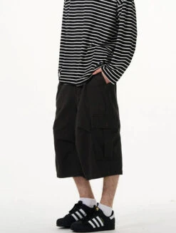 Cargo Pocket Knee-Length Capri Shorts -Modern Wear Shop 26a9e9b3c424e31ecd3b0c91c782bfab