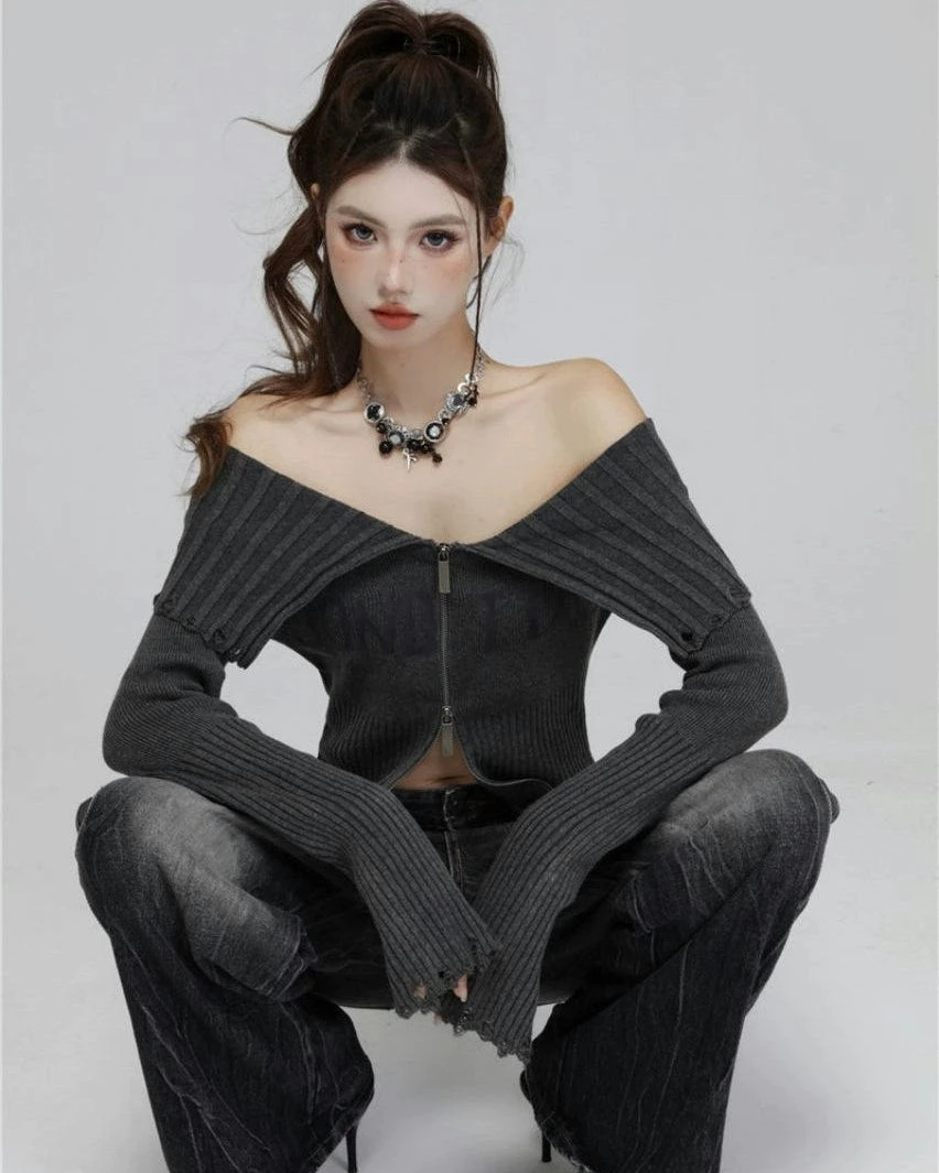Off-Shoulder Ribbed Knit Print ZIp Sweater 4 Off-Shoulder Ribbed Knit Print ZIp Sweater - Image 4