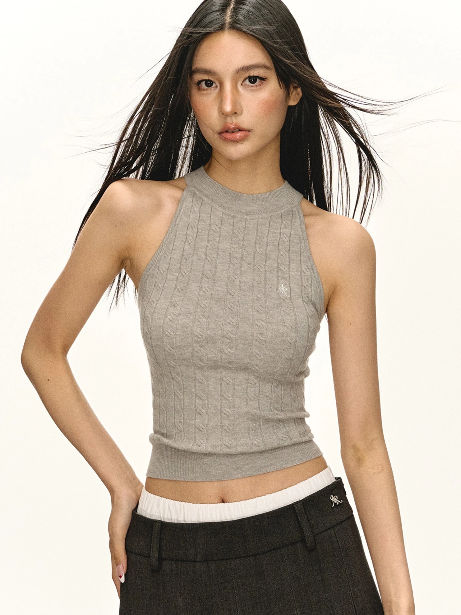 Sleeveless Cable Knit Mock-Neck Crop Top 2 Sleeveless Cable Knit Mock-Neck Crop Top - Image 2