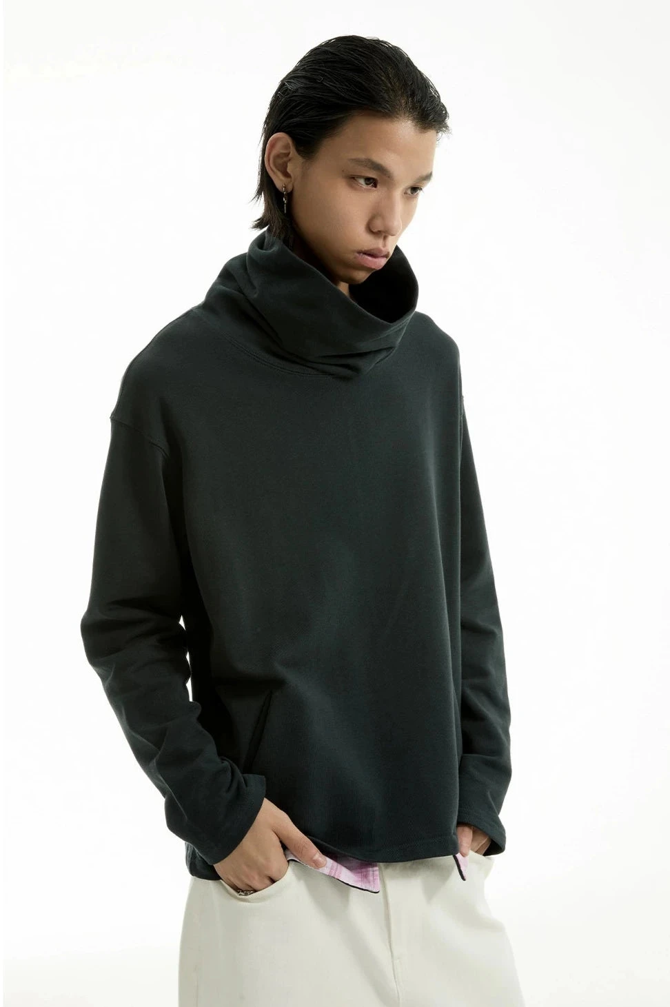 Slim Drop Shoulder Funnel-Neck Sweatshirt 1 Slim Drop Shoulder Funnel-Neck Sweatshirt