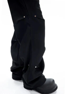 Wide-Leg Button-Detail Cargo Trousers -Modern Wear Shop 343ebc020ce3b3d7d82f3ca2b4a6c2a3