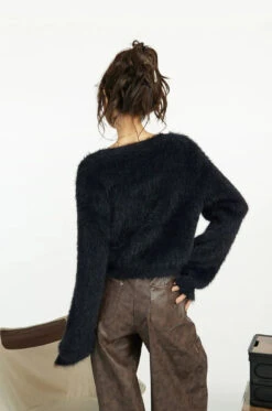 Faux Fur Extra-Cropped Crew-Neck Sweater -Modern Wear Shop 3d59282c360891f7b0d09ed6e66ac41f