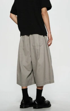 Structured Wide-Leg Pleated Bermuda Shorts 23 Structured Wide-Leg Pleated Bermuda Shorts -Modern Wear Shop 3f9751aca632e30517ea7355ac57377f