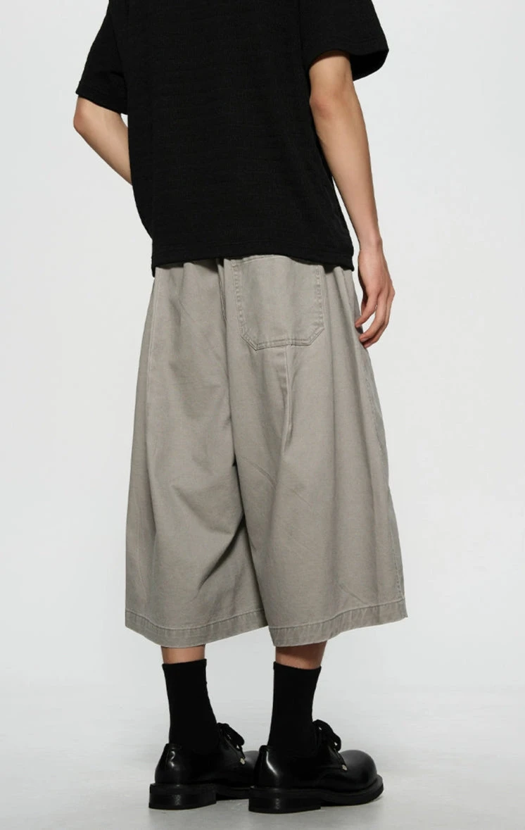 Structured Wide-Leg Pleated Bermuda Shorts 12 Structured Wide-Leg Pleated Bermuda Shorts - Image 12