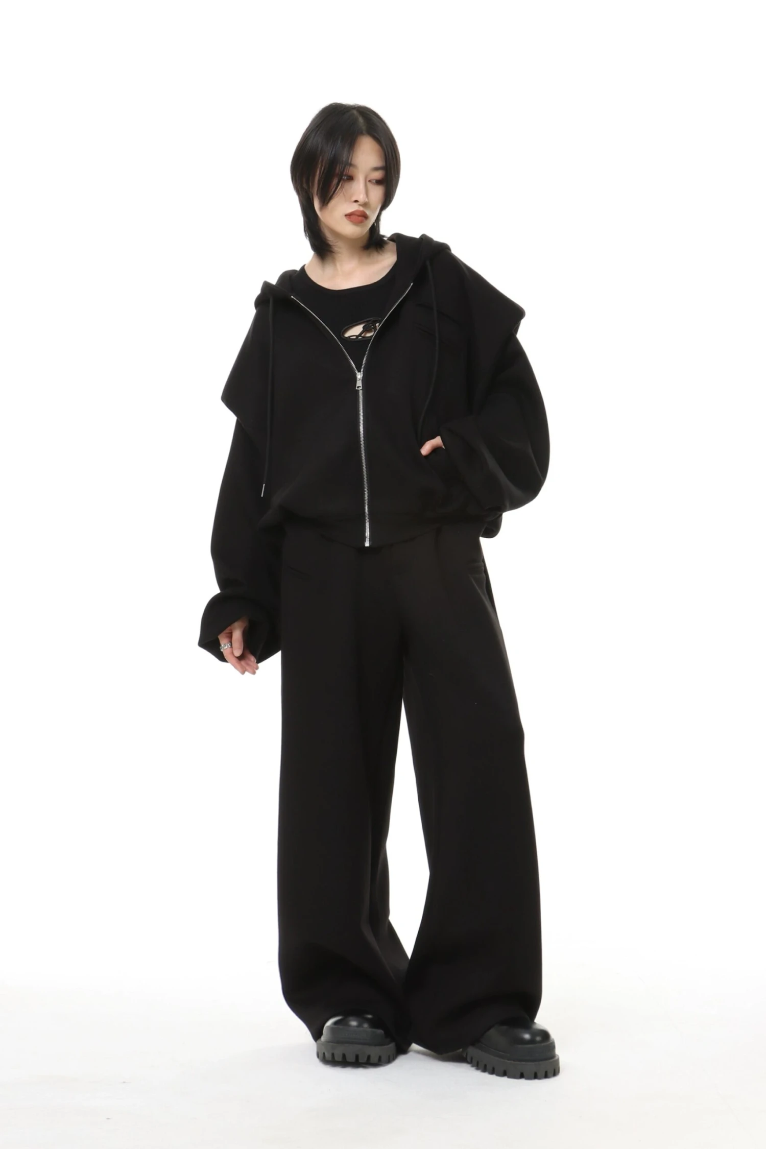 Oversized Cropped Zip Hoodie And Wide-Leg Sweatpant Tracksuit Set 19 Oversized Cropped Zip Hoodie And Wide-Leg Sweatpant Tracksuit Set - Image 19