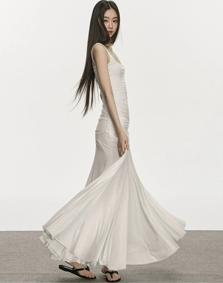 Ruched Spaghetti Strap Maxi Dress With Flared Hem 3 Ruched Spaghetti Strap Maxi Dress With Flared Hem - Image 3