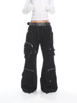 Wide-Leg Low Waist Cargo Pants With Multi-Pocket Detail -Modern Wear Shop 5579245eb479d18ddc0167e3bc1c11e0