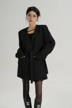 Oversized Boxy Double-Breasted Blazer With Skinny Neck Tie -Modern Wear Shop 583c56ea1441ffcf5c649b2903d260b9