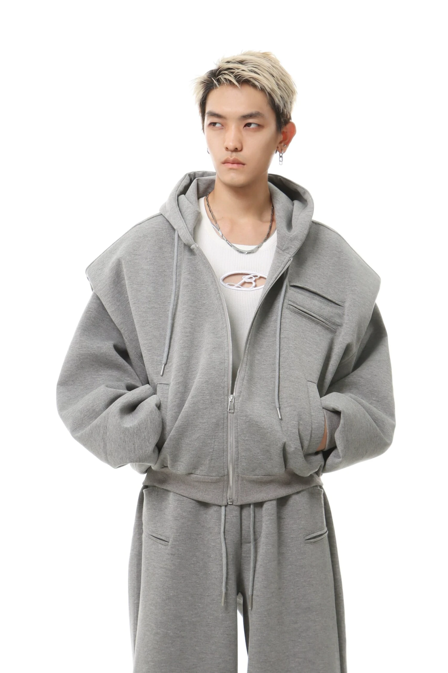 Oversized Cropped Zip Hoodie And Wide-Leg Sweatpant Tracksuit Set 3 Oversized Cropped Zip Hoodie And Wide-Leg Sweatpant Tracksuit Set - Image 3