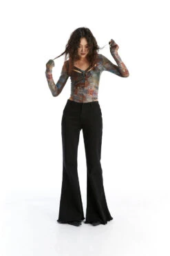 Abstract Print Long Sleeve V-Neck Bodysuit Top -Modern Wear Shop 602c8c7c20316761881973301861388e