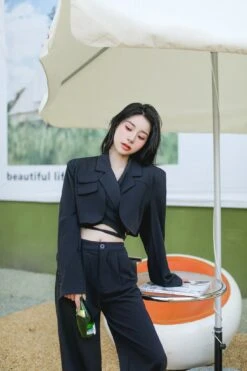 Slim Cropped Blazer With Rounded Hem Two-Piece Suit Set -Modern Wear Shop 6061140017329 1652810432716 23aed3f0 d5bf 48fa 924e d9c382a85da9