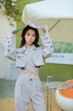 Slim Cropped Blazer With Rounded Hem Two-Piece Suit Set -Modern Wear Shop 6061140017329 1652810433183 b8224222 54cc 47f4 b9a9 15829cd91910