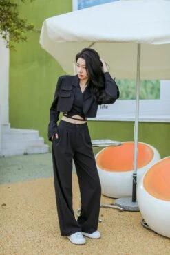 Slim Cropped Blazer With Rounded Hem Two-Piece Suit Set -Modern Wear Shop 6061140017329 1652810435730 888c14d1 e4db 475b 94a0 b2fe2d73b9f6