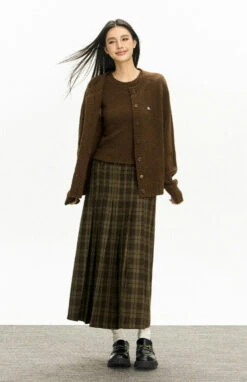 Ribbed Trim Slim Round-Neck Cardigan -Modern Wear Shop 61e90da42687e5f44111c03232d309f0