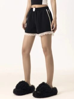 Elastic Waist Contrast Trim Lace Shorts 21 Elastic Waist Contrast Trim Lace Shorts -Modern Wear Shop 62a9e5fa43833bc92b103f5c44e30010