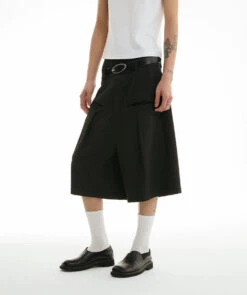 Wide-Leg Tailored Bermuda Shorts With Front Pleats