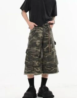 Camo Print Cargo Capri Shorts With Frayed Hem -Modern Wear Shop 64202ef4ac9cb3942068859b46b091a3