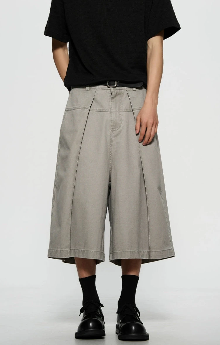 Structured Wide-Leg Pleated Bermuda Shorts 8 Structured Wide-Leg Pleated Bermuda Shorts - Image 8