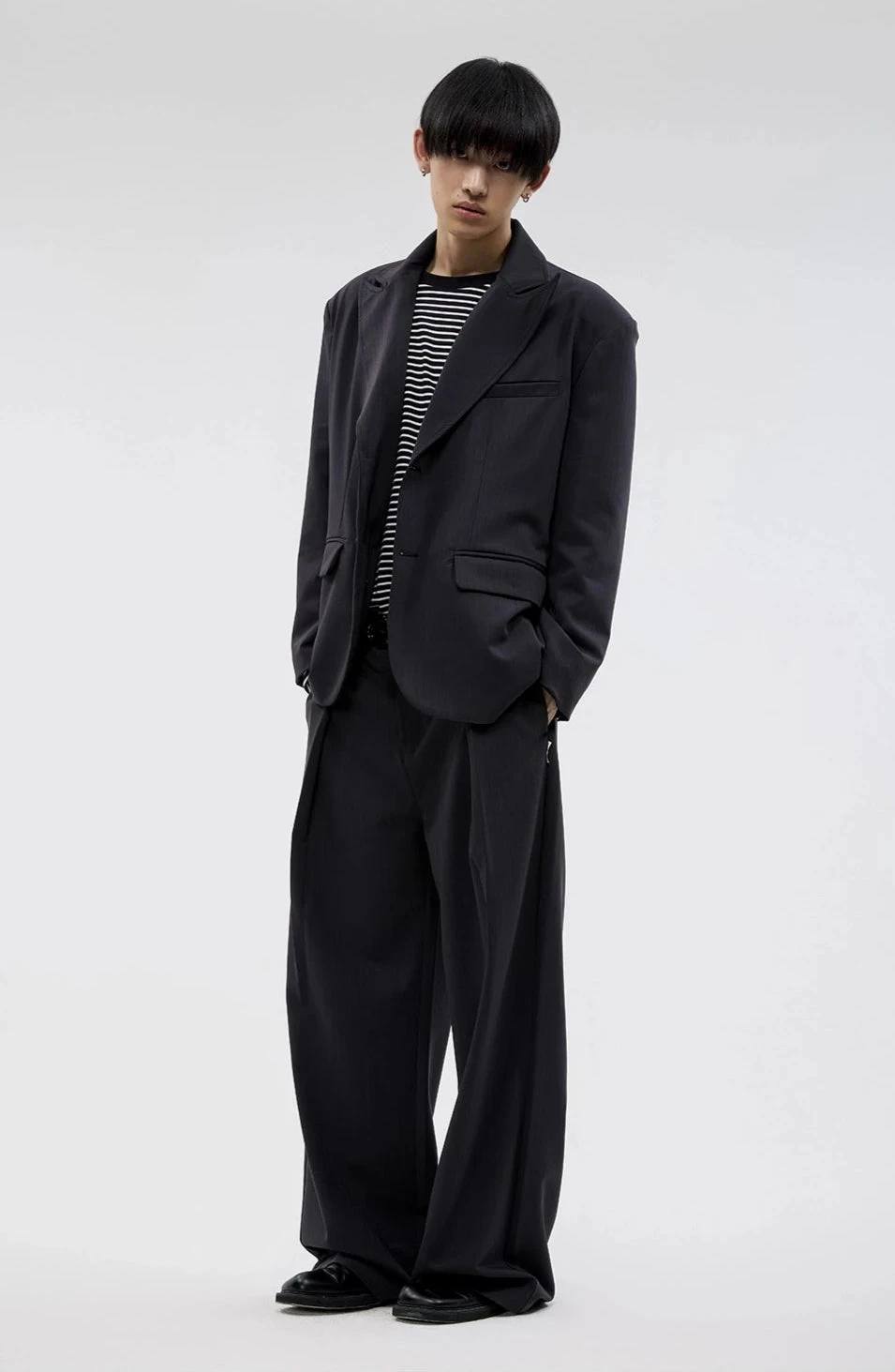 Boxy Wide-Fit Single Breasted Blazer Stripe-Textured Jacket 4 Boxy Wide-Fit Single Breasted Blazer Stripe-Textured Jacket - Image 4