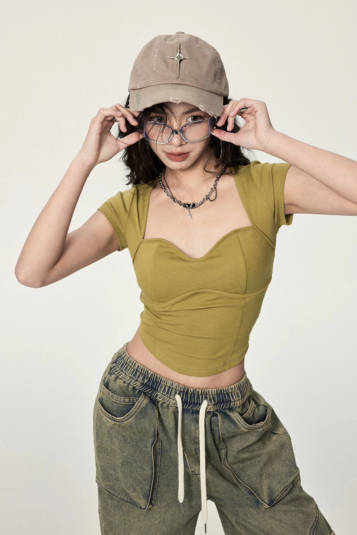 Twist-Back Crop Top With Scoop Neck 3 Twist-Back Crop Top With Scoop Neck - Image 3