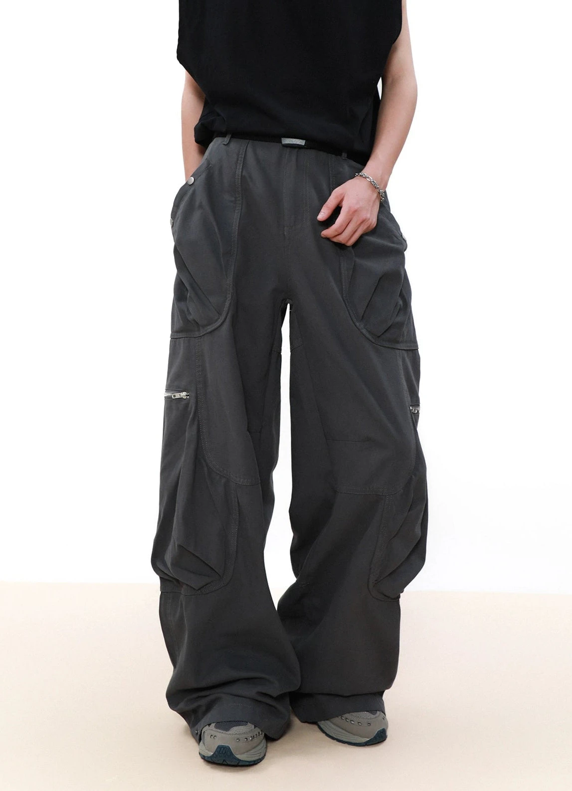 Wide Leg Cargo Pants With Oversized Pleated Pockets 8 Wide Leg Cargo Pants With Oversized Pleated Pockets - Image 8