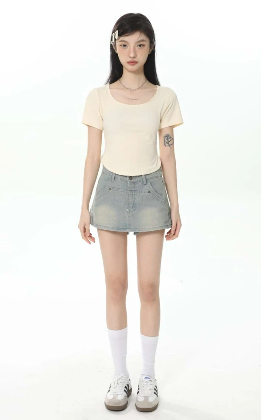 Cropped U-Neck Curve Hem Baby Tee 16 Cropped U-Neck Curve Hem Baby Tee - Image 16