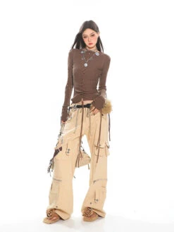 Wide-Leg Low Waist Cargo Pants With Multi-Pocket Detail -Modern Wear Shop 8411fc9c7ab9b45af3ddef594c15d2b1