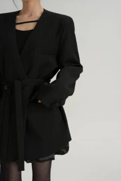 Oversized Boxy Double-Breasted Blazer With Skinny Neck Tie -Modern Wear Shop 98a9bcfdc834781399936aa9a6cf1ff3