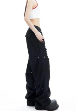 Wide-Leg Button-Detail Cargo Trousers -Modern Wear Shop 99b151834d8103934c1538e48ede05fe