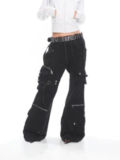 Wide-Leg Low Waist Cargo Pants With Multi-Pocket Detail -Modern Wear Shop 9a14c595afa85ed17398213347d8a497