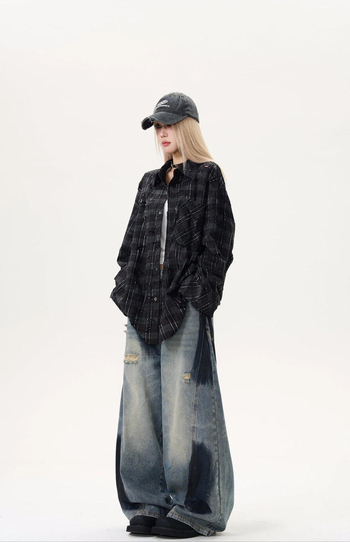 Wide Leg Distressed Denim Pants With Bleach Wash Details 5 Wide Leg Distressed Denim Pants With Bleach Wash Details - Image 5