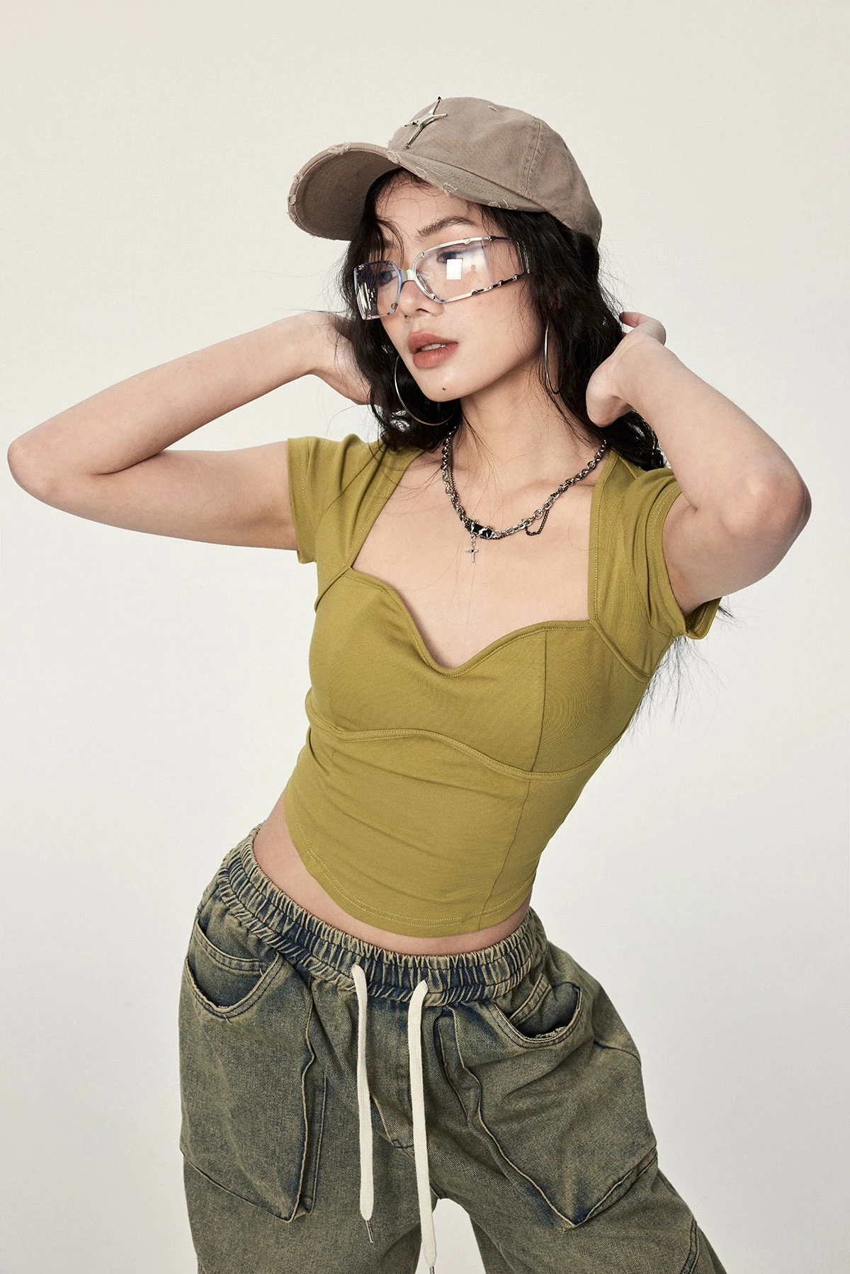 Twist-Back Crop Top With Scoop Neck 7 Twist-Back Crop Top With Scoop Neck - Image 7