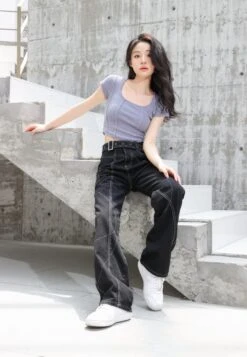 Baggy Belted Jeans With Contrast Detailed Stitching -Modern Wear Shop A80I5919