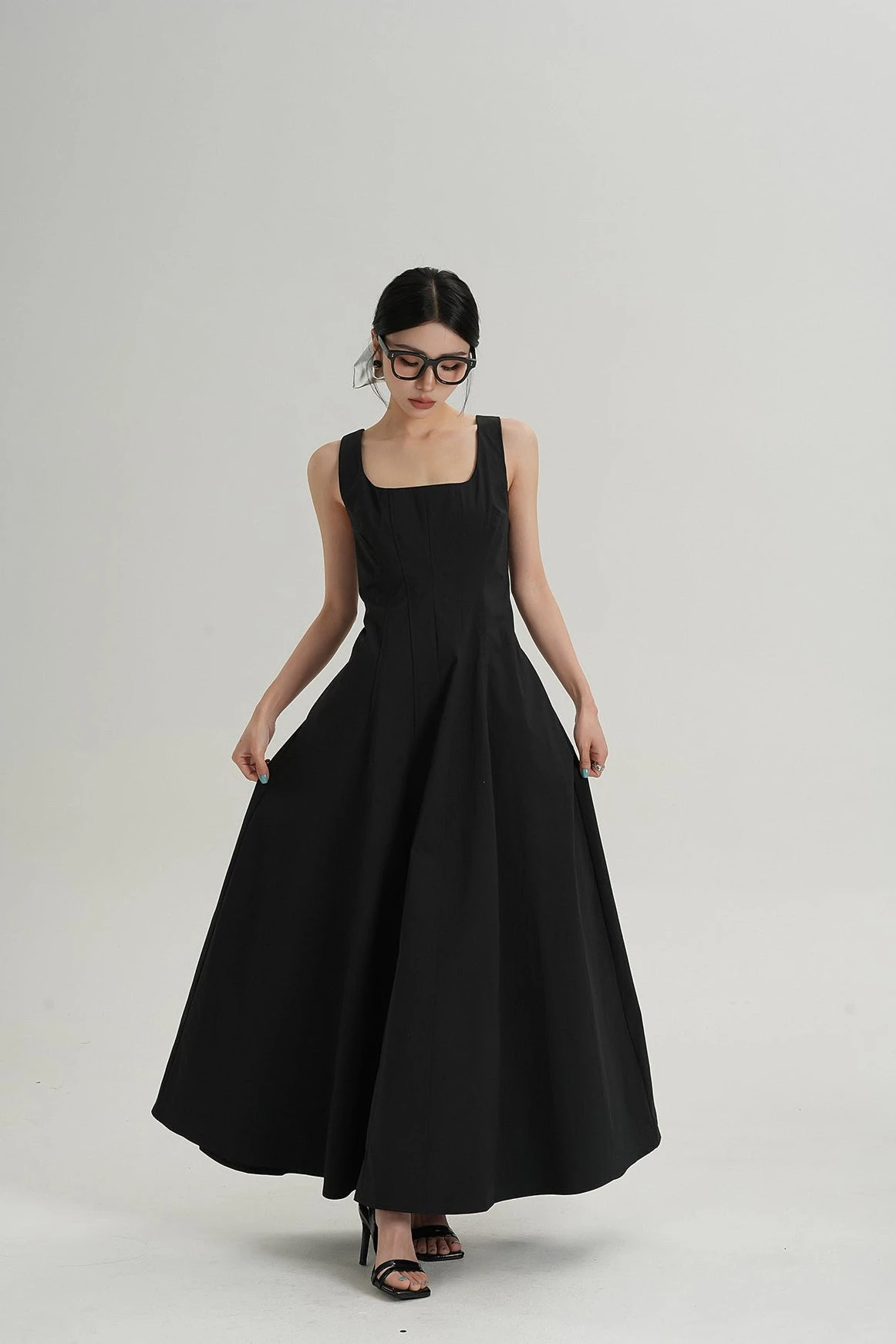Sleeveless Square Neck Maxi Dress 3 Sleeveless Square Neck Maxi Dress - Image 3