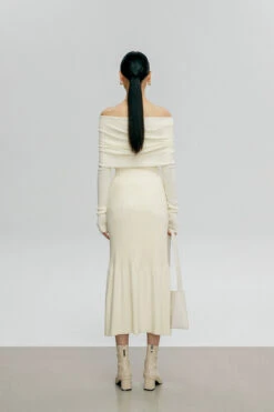 Off-Shoulder Ribbed Knit Long Sleeve Sweater Top 29 Off-Shoulder Ribbed Knit Long Sleeve Sweater Top -Modern Wear Shop O1CN015FacNa1togzQH1jxh 2206447005949