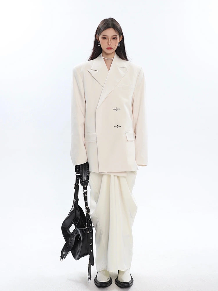 Oversized Notch Lapel Double-Breasted Blazer With Silver Accents 17 Oversized Notch Lapel Double-Breasted Blazer With Silver Accents - Image 17