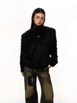 Mock Neck Faux Fur Sweater With Metal Logo Detail -Modern Wear Shop O1CN01OFowza1xG7eclwSyh 3911136415
