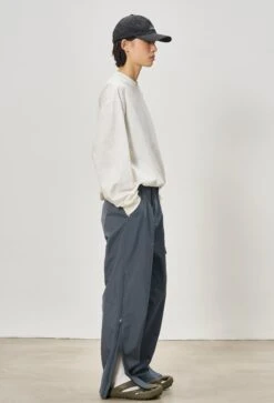 Wide-Leg Utility Adjustable Waist Pants With Zipped Side Slits -Modern Wear Shop O1CN01Q4H2ML2IBdnKZ9nBB 2741639248