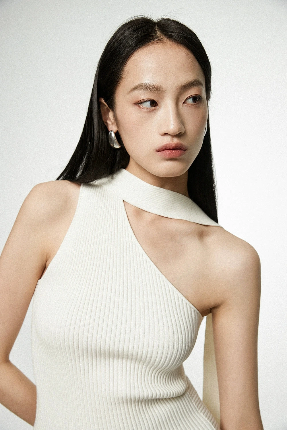 Asymmetrical Neck Sleeveless Ribbed Top 3 Asymmetrical Neck Sleeveless Ribbed Top - Image 3