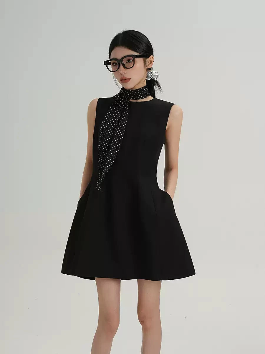 Sleeveless Mini Dress With Side Pockets And Polka Dot Scarf 3 Sleeveless Mini Dress With Side Pockets And Polka Dot Scarf - Image 3