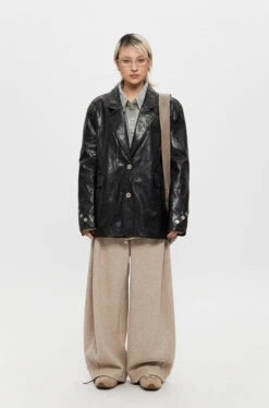 Glossy Faux Leather Oversized Blazer With Cuff Button Details -Modern Wear Shop O1CN01ZqkqGA1hmc1t8Dbq1 115004320