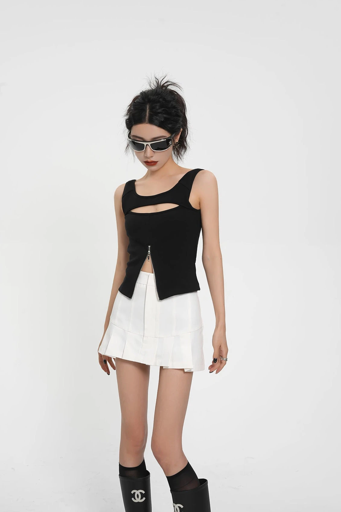 Sleeveless Cutout Top With Zip Split Detail 11 Sleeveless Cutout Top With Zip Split Detail - Image 11